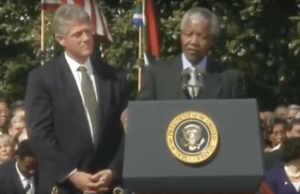 Clintons host state dinner for Mandela in 1994R