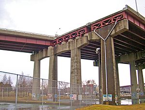 Dunn Memorial Bridge stub end
