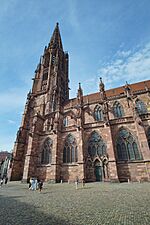 Freiburger Münster exterior 82.jpg