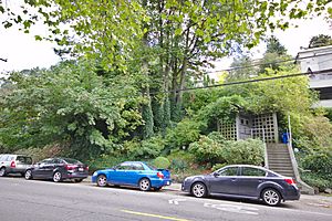 Lakeview Place and neighboring houses on Lakeview Blvd E, Seattle, Washington, 2014-10-13