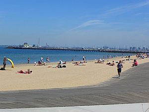 Quiet before midday - St Kilda Beach and Pier (3166045772)