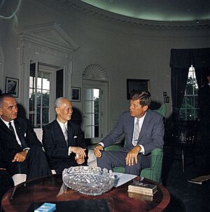 ST-M1-1-61. Meeting with Chen Cheng, Vice President of the Republic of China