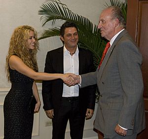 Shakira with Rey Juan Carlos and Alejandro Sanz