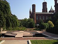 Smithsonian-haupt-moongate-pool-castle