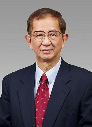 Yuan T. Lee official portrait.jpg