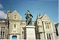 Aberdeen Grammar School, with Byron Statue. - geograph.org.uk - 115617.jpg