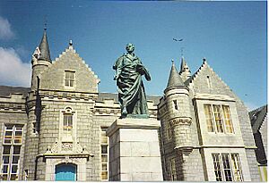 Aberdeen Grammar School, with Byron Statue. - geograph.org.uk - 115617