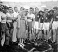 Argentina - Eva Perón en Campeonato de fútbol infantil