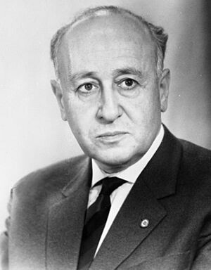 Bundesarchiv Bild 183-B0318-0011-001, Albert Norden.jpg