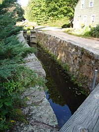 Farmington canal lock 12