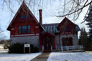 Hinsdale Town Library