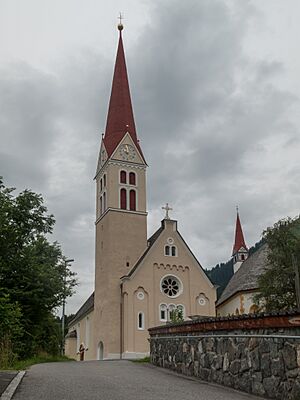 Holzgau, katholische Pfarrkirche Unsere Liebe Frau Mariae Himmelfahrt Dm64084 foto7 2014-07-26 09.59