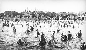 Lake Calhoun Bathers (1917)