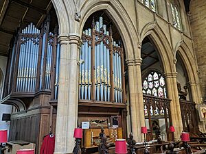 Pipe organ in St James Church, Louth