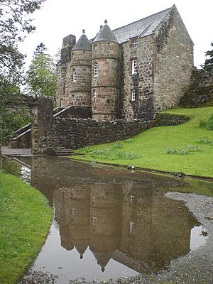Rowallan (Old) Castle - geograph.org.uk - 1356966