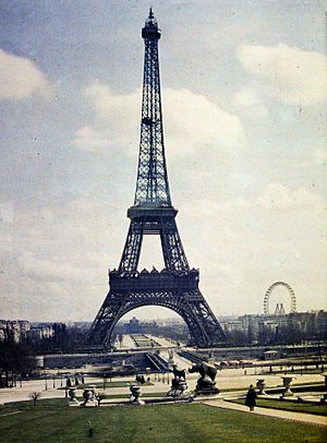 Tour Eiffel autochrome collection Albert Kahn museum