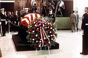 TrumanFuneralWreath