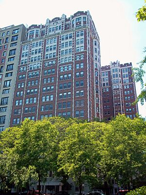 2440 N Lakeview