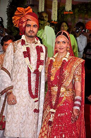 Bharat Takhtani, Esha Deol at Esha Deol's wedding at ISCKON temple 02