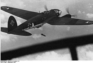 Bundesarchiv Bild 101I-317-0043-17A, Flugzeug Heinkel He 111