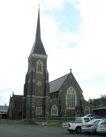 Church of the Apostles, Launceston - exterior 01