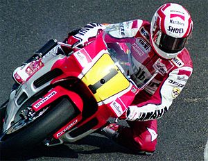 Eddie Lawson 1990 Japanese GP.jpg