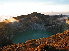 Flores Moni Kelimutu