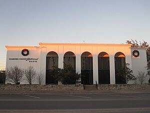 Karnes City, TX, National Bank IMG 2729