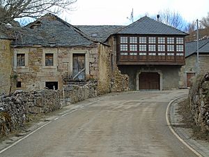 Lago de Babia (pueblo).003 - Cabrillanes (Leon).jpg