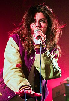 Marina & the Diamonds live NME Radar Tour 2009