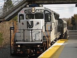 Train pulls into Lindenwold Station