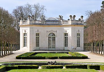 Parc du Château de Versailles - Le Pavillon Français