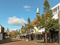 Waalwijk, straatzicht Stationsstraat foto1 2012-10-07 14.38