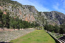 Αρχαίο στάδιο Δελφών2