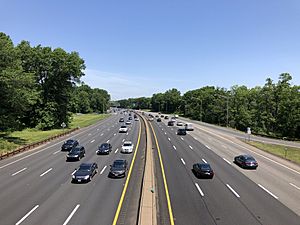 2021-06-05 12 09 30 View north along New Jersey State Route 444 (Garden State Parkway) from the overpass for Union County Route 615 (Centennial Avenue) in Cranford Township, Union County, New Jersey