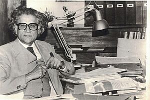 Abid Hussain in mid 1980s Ministry of Commerce.jpg