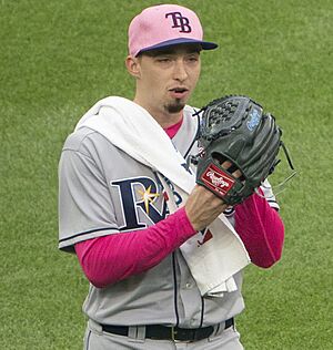 Blake Snell, Wilson Ramos (41371609524) (cropped)