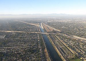 Confluence of Coyote Creek and San Gabriel River, Long Beach, California, on Approach to Long Beach Airport (6013277245) crop.jpg