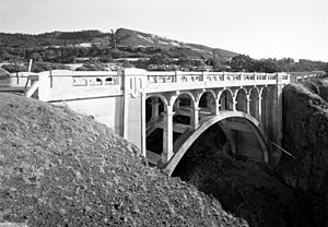 Dry Canyon Creek Bridge1