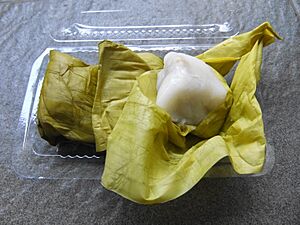 Kue pisang nagasari dibuka