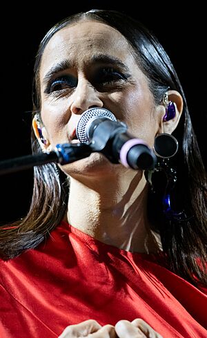 MX GL CONCIERTO DE JULIETA VENEGAS EN EL ZÓCALO - 53603011666 (cropped).jpg