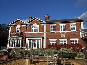 Newcastle-under-Lyme Museum & Art Gallery (1)