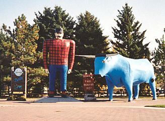 Paul Bunyan and Babe statues Bemidji Minnesota crop