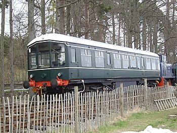 Railcar at Milton of Crathes (geograph 1821382)
