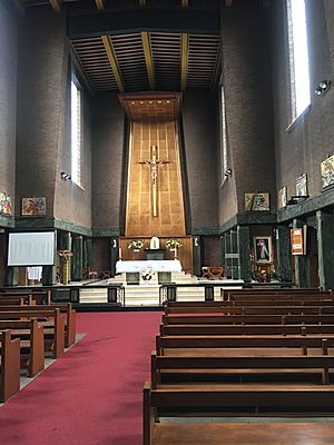 Toward the altar of Sacred Heart, Camberwell 2017