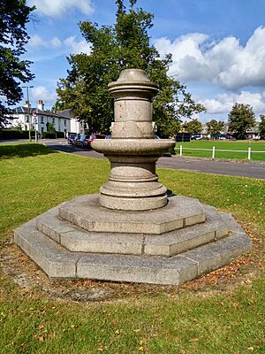 Yool Monument, Weybridge, Surrey