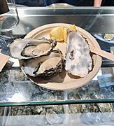 "Fine de Claire" raw oysters
