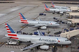 American Airlines aircraft at PHX (N657AW, N837AW, N604AW, N845NN) - Quintin Soloviev