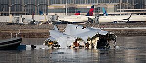 Coast Guard, multiple partner agencies, responding to plane crash in Potomac River (8847923) (flatter cropped)