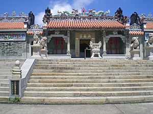 HK Cheung Chau Pak Tei Temple n Stairs 1